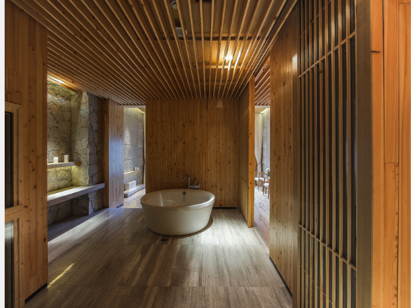 Phòng tắm, phòng xông hơi được làm bằng gỗ